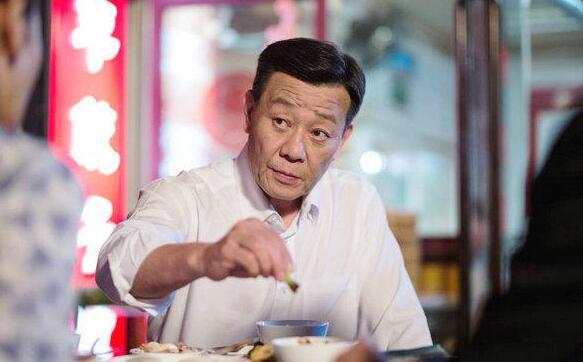太羡慕了！中国老戏骨，却是一夫两妻，单双号和老婆过感情生活