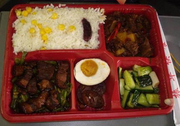 为什么高铁上的盒饭很少人买? 其实也就这几个