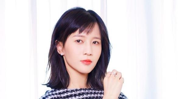 Papi酱如何用个人魅力拿下李菊花这个