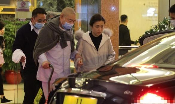 刘銮雄坦言:甘比不在乎钱,其实很单纯,她在我心