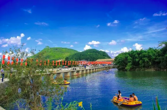 贵州黔南新增5家aaa级景区龙里湾滩河镇孔雀寨景区风景迷人