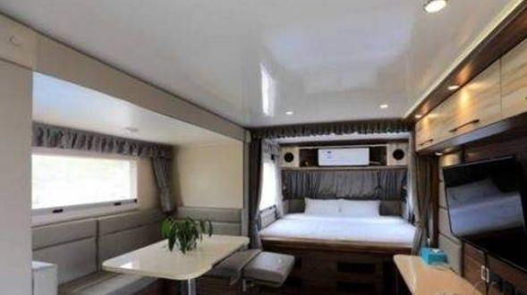 很不一样的蜗途大通C型房车,全新布局,能睡6人