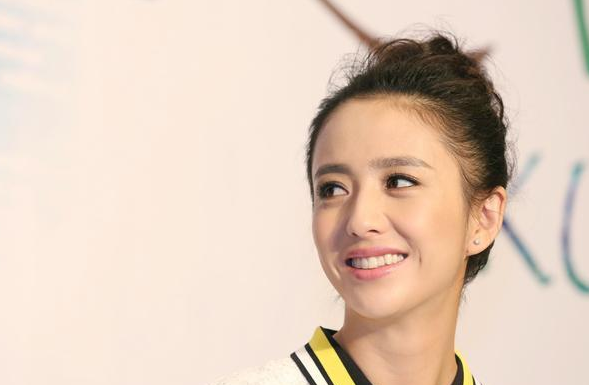 梨涡浅笑，这几位拥有梨涡的女明星真实美翻了