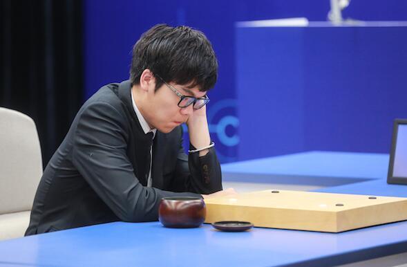 柯洁打破李昌镐记录 成为世界史上最年轻“五冠王”