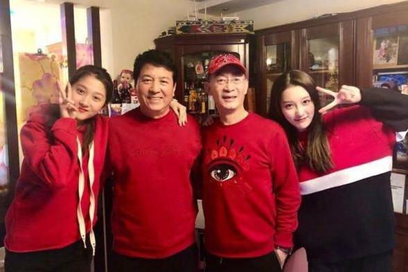 关晓彤的姐姐关晓珊靓丽出镜,网友:竟然比妹妹