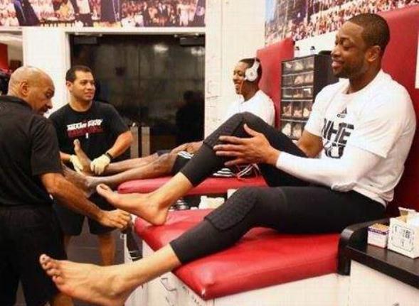 NBA赛场如何保护自己?韦德装备齐全,哈登篮球