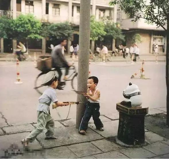 一组80年代的老照片,非常经典的文章,不看后悔