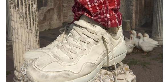 中国网民狂抢安踏四百元丑鞋,时尚界潮流你懂