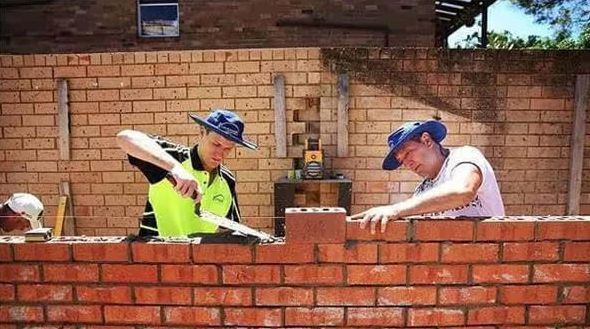 为什么澳大利亚搬砖工人工资那么高,月收入高