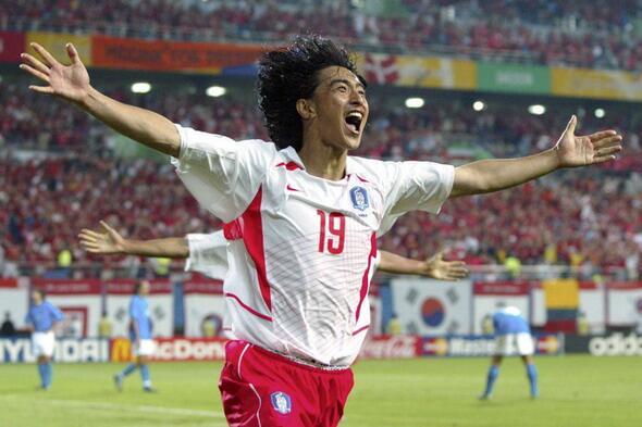 02年世界杯,韩国黑了意大利和西班牙进了四强