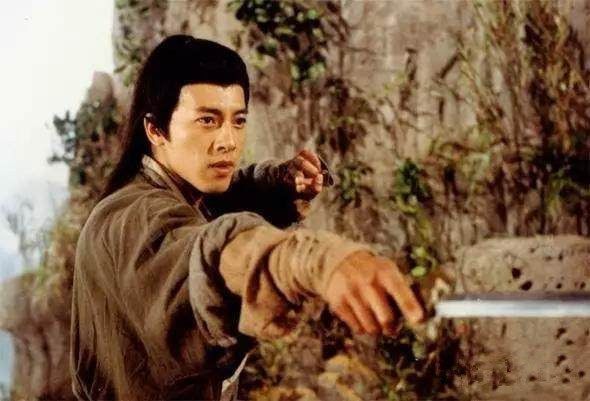 金庸武侠中12种剑法排名，金蛇剑法垫底，独孤九剑位居第二,?..