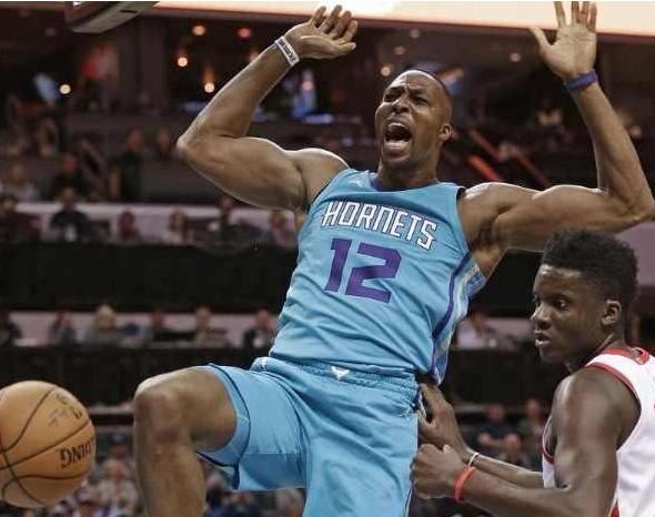 单论身体素质,小乔丹和巅峰霍华德谁更厉害?从