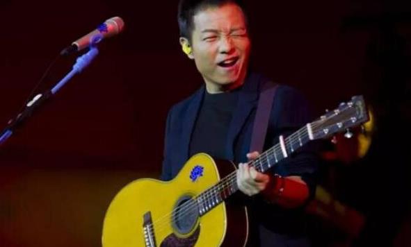 许巍是如何看待汪峰的乐坛地位?他的一番话显