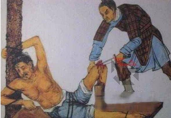 膑刑有多残忍?活活挖下人的膝盖骨,让受刑人一辈子站不起来