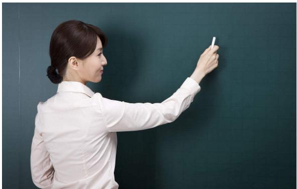 研究生学历,当小学教师值吗?一线城市凑合,三