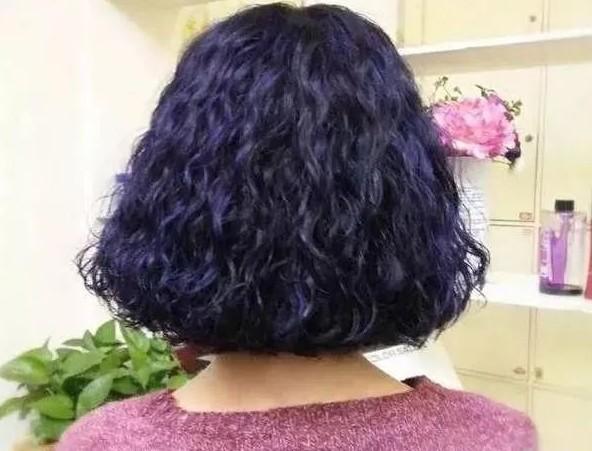 最受中年女性喜爱的“小卷烫”烫发20款, 美而优雅!