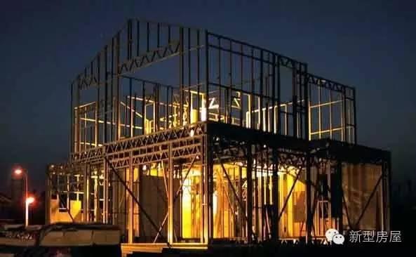 实拍国内轻钢别墅建造全过程，它真的不结实，只能住10多年吗？