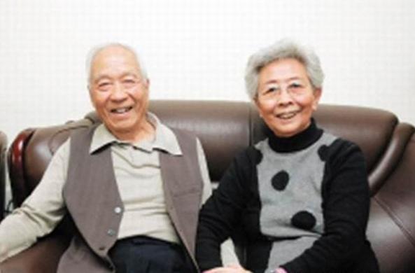 郭德纲说以前说于谦爸爸的都是假的,这回的才