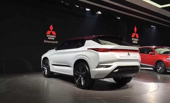 三菱全新SUV，独有电机系统配四驱，售价12万不输汉兰达