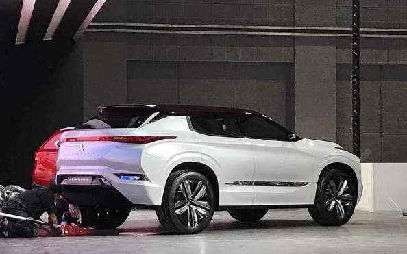 三菱全新SUV，独有电机系统配四驱，售价12万不输汉兰达