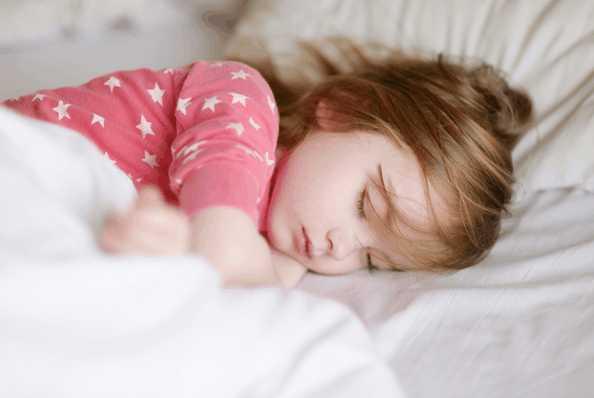 和孩子分房睡越早越好?这四种情况急不得!
