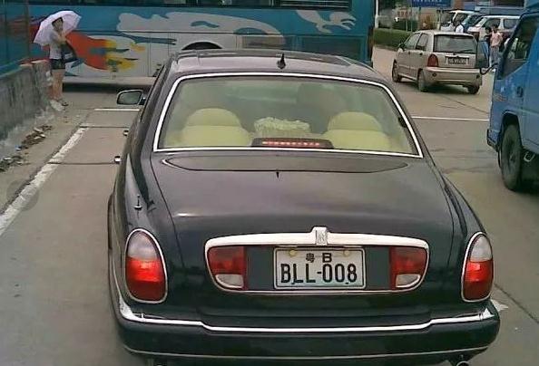 劳斯莱斯挂的车牌被路人说不吉利,懂车的人都说车牌比