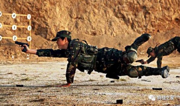 解放军老兵评作战靴,想说爱你不容易