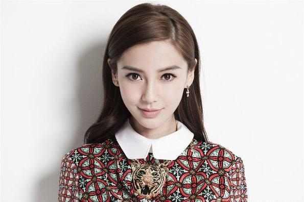 最后,祝愿我们的杨颖女神能够越来越漂亮,也希望我们萌萌的小海绵在今后的日子里,在我们杨颖女神的照看下,能够茁壮的成长。 (特别声明:以上文章内容仅代表作者本人观点,不代表新浪看点观点或立场。如有关于作品内容、版权或其它问题请于作品发布后的30日内与新浪看点联系。)