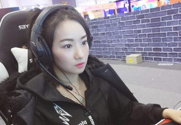 玩吃鸡千万别小看女玩家 绝地求生这几个女玩