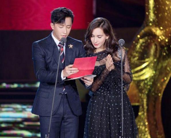 韩庚微博公开恋情, 霸气表白《战狼2》卢靖姗: 你好, 我的女孩!