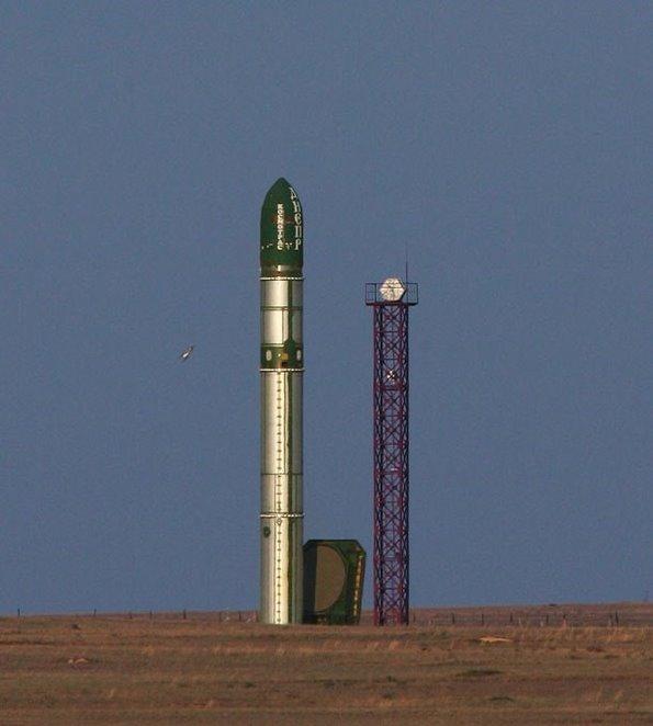 俄罗斯ss-18撒旦洲际导弹发射卫星实况