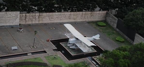 中国第一架飞机的制造者竟然是蒙古人