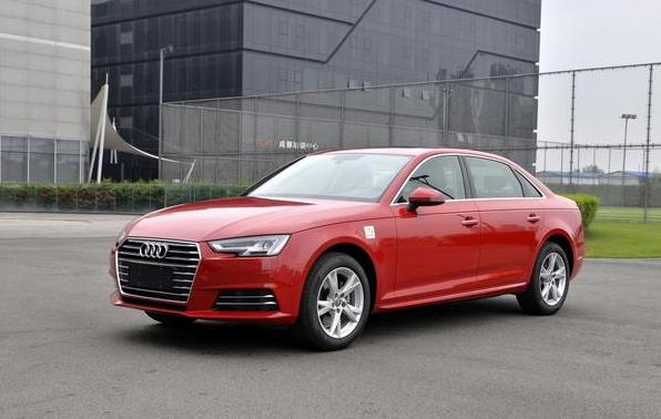 2018新款奥迪A4L配2.0T,超豪华内饰,24万起,还