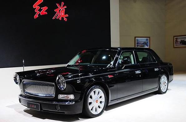 舅舅开红旗L5回家,造型比劳斯莱斯还夸张,这车