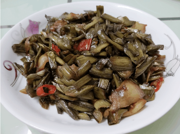 春节各种美食你们都吃了 但开胃好吃的炒芋苗你们吃了没有?