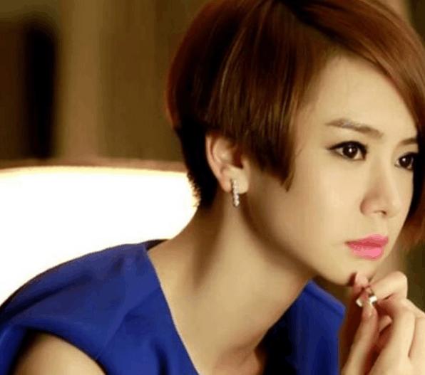 中国女星远嫁韩国,一个脸如同打了玻尿酸,另一