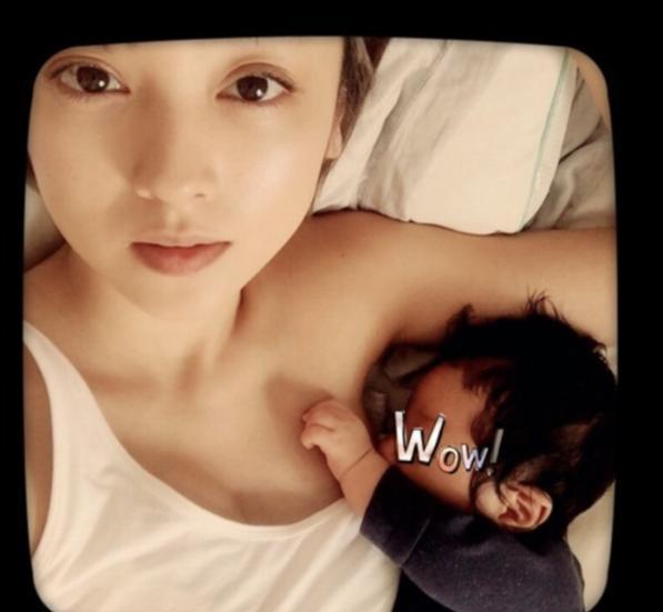 没人信她生两胎曾离婚！36岁安达佑实素颜穿校服仍像少女