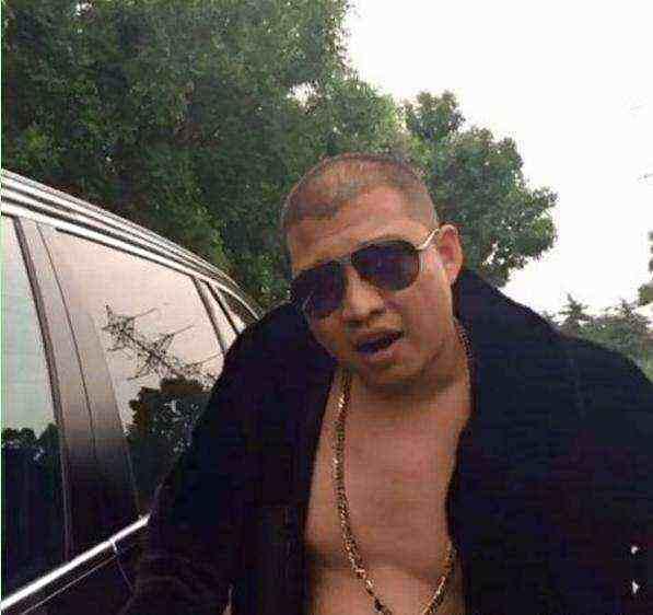 快手二驴子霸气再添800万劳斯莱斯, 作为水友