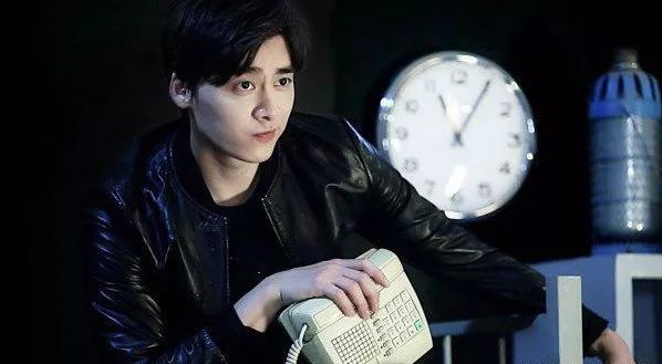 经纪人贪财,助理给粉丝推销网店,李易峰的团队