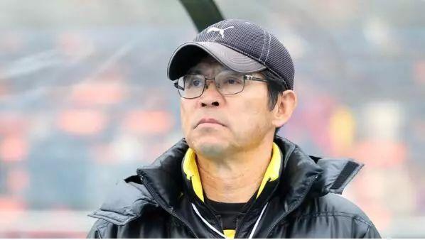 一群日本高中生称霸全国,这就是我们要的足球