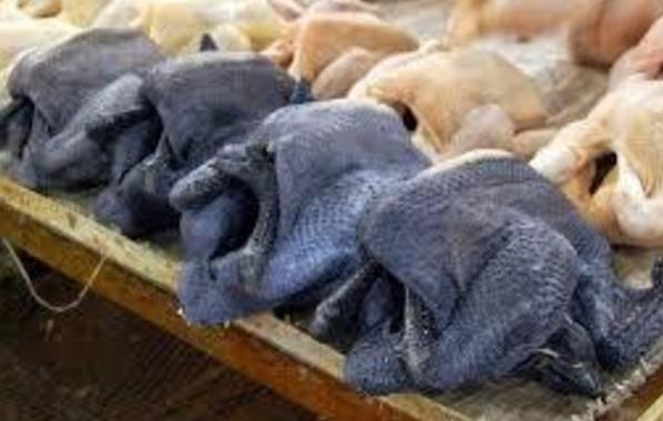 这种全黑的金属鸡,连鸡蛋都是纯黑的,可你吃不起