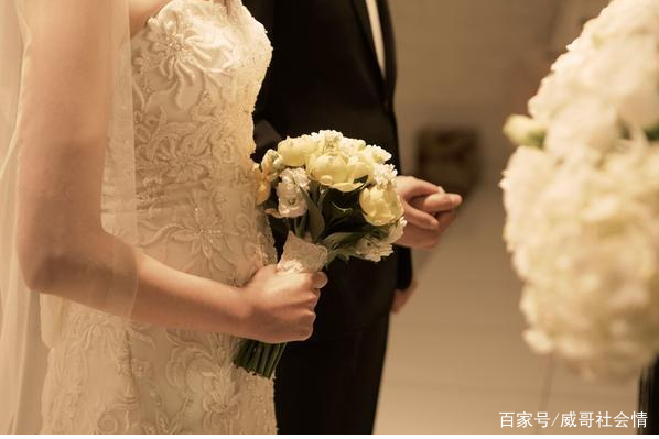女生对漂亮女人和丑女人的区别是这样的,介绍个人求职别说男人图片