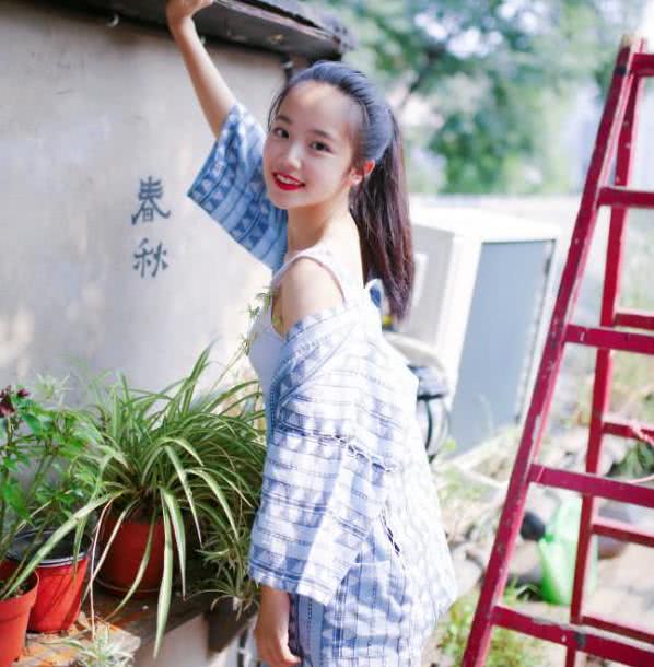 林心如工作室新签女艺人,看到女孩的长相后,网