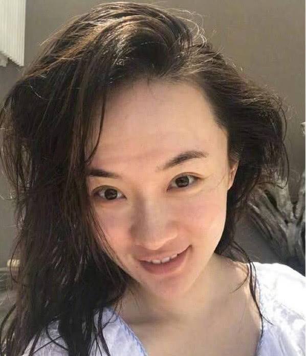 女星素颜照曝光:景甜不是很明显,章子怡变大妈,最丑的