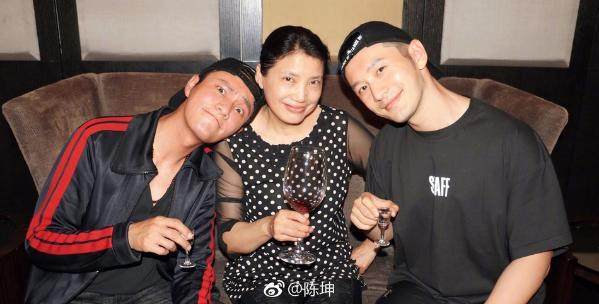 北影96班同学聚会 ，名副其实的明星班，黄晓明、祖峰、颜丹?..
