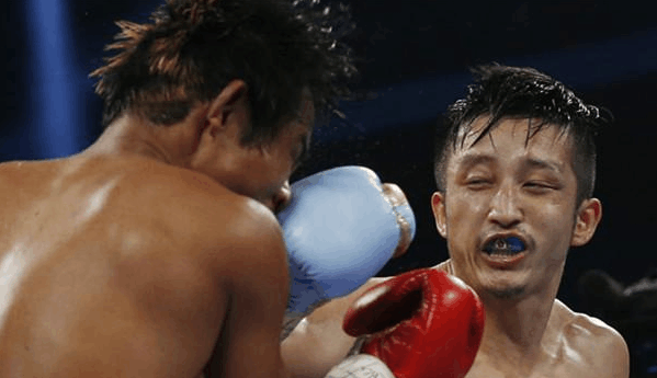 伤复发,妻子搀扶走路,左眼曾重伤视网膜穿孔!