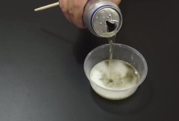 牙膏加啤酒,去灶台油污强,洗的干干净净,省时又