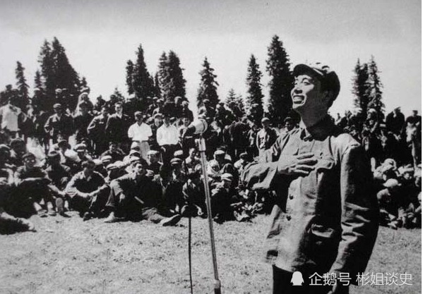 李双江的小儿子李天一人人都知道，那他的大儿子李贺呢，在干啥？
