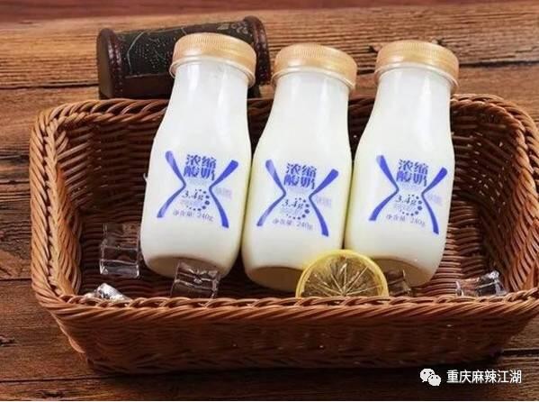 冬天喝酸奶可以加热吗?超市里的低温酸奶和常温酸奶有什么不同?