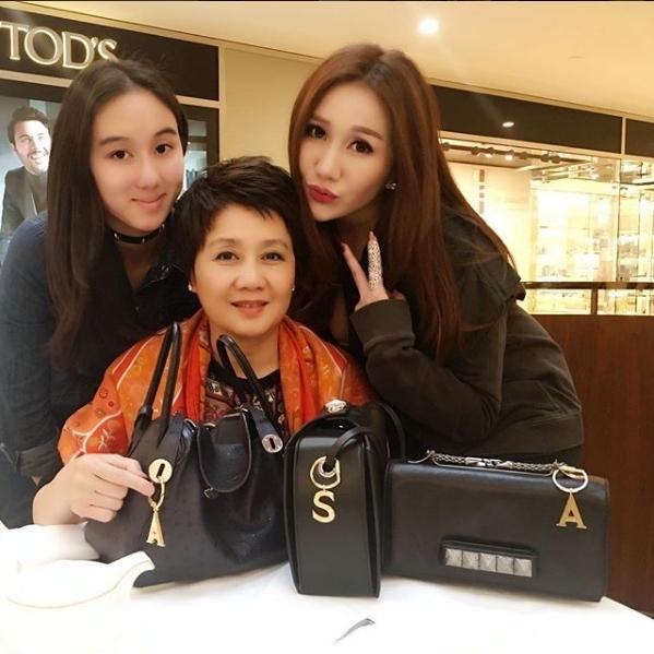 赌王何鸿燊赞小女儿"靓到不得了"可是另一个